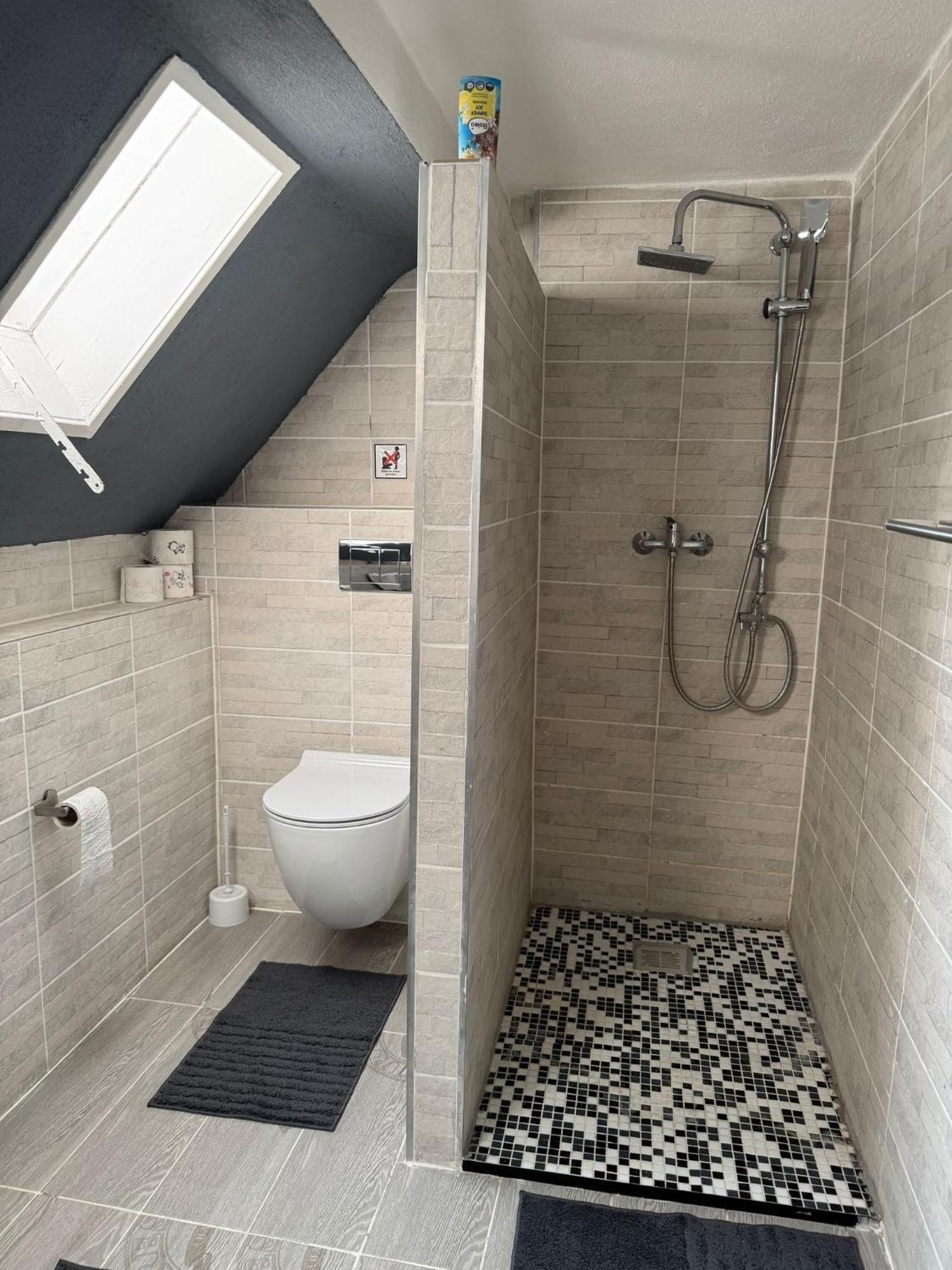 M&e Apartment *