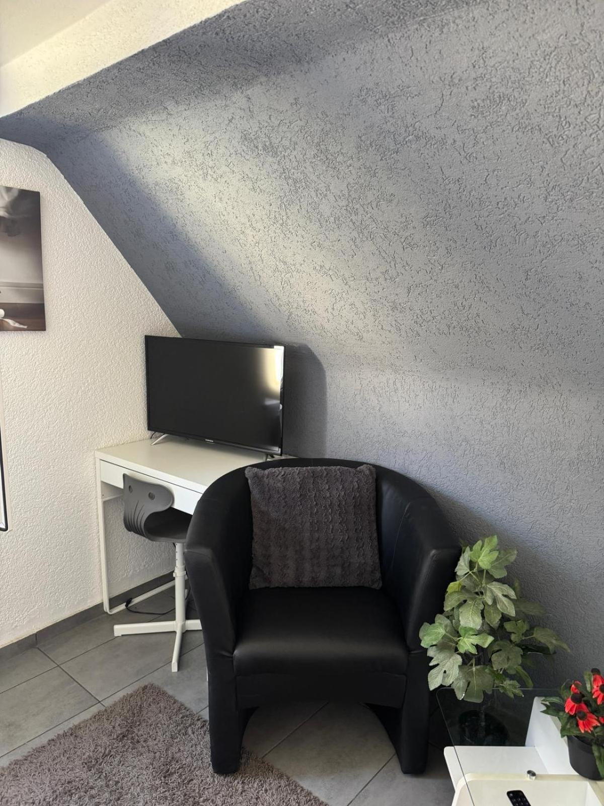 M & E Apartment