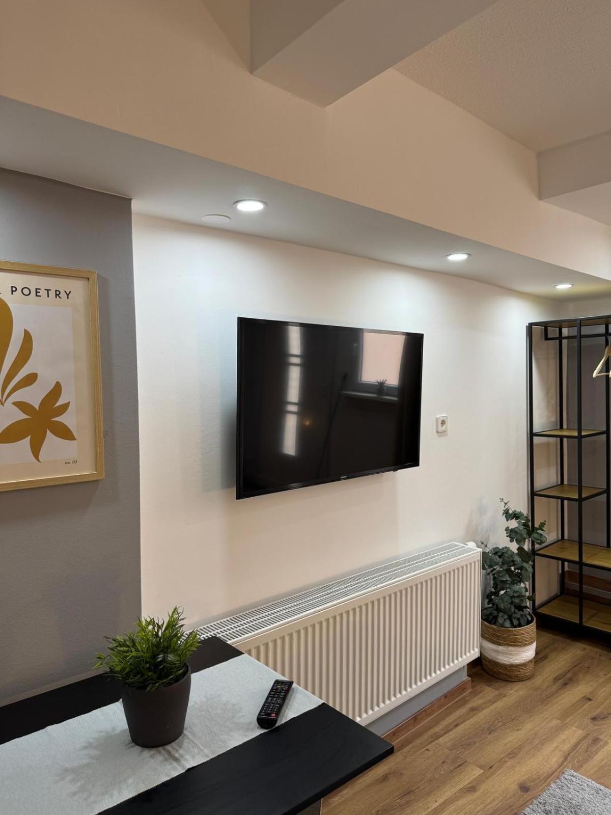 M & E Apartment *